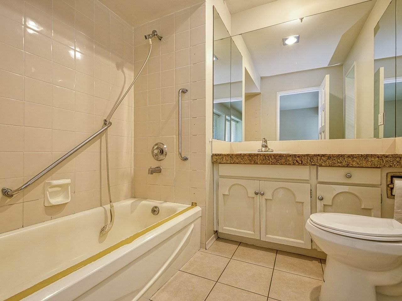 3688 Hudson St, Vancouver 17