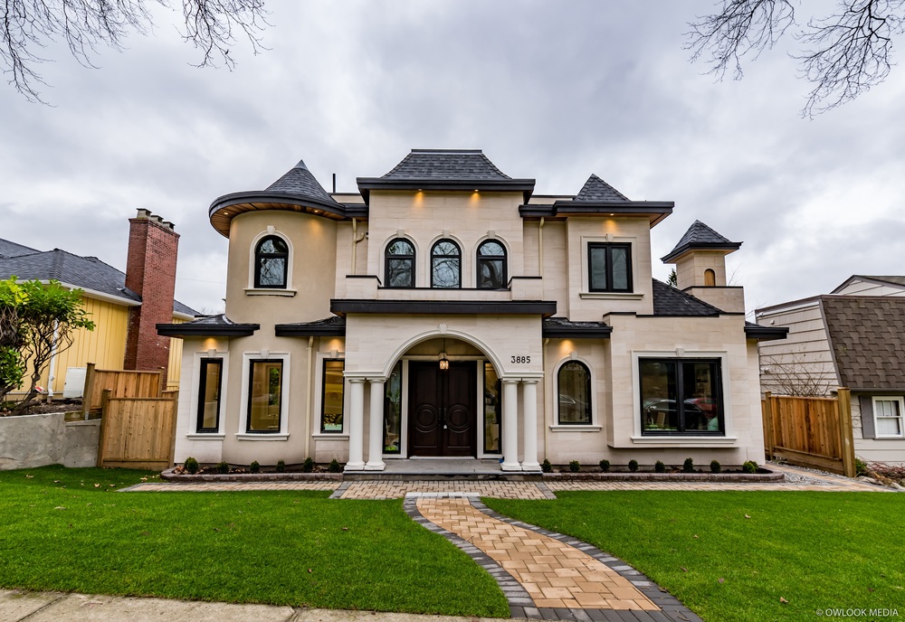 3885 W Broadway, Vancouver West