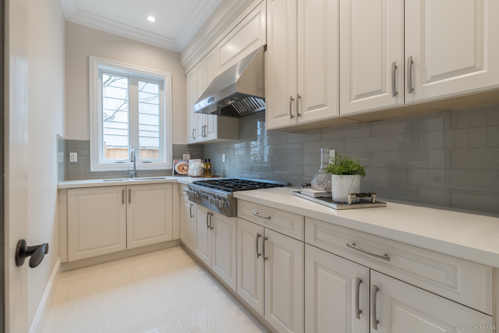 3885 W Broadway, Vancouver West 19