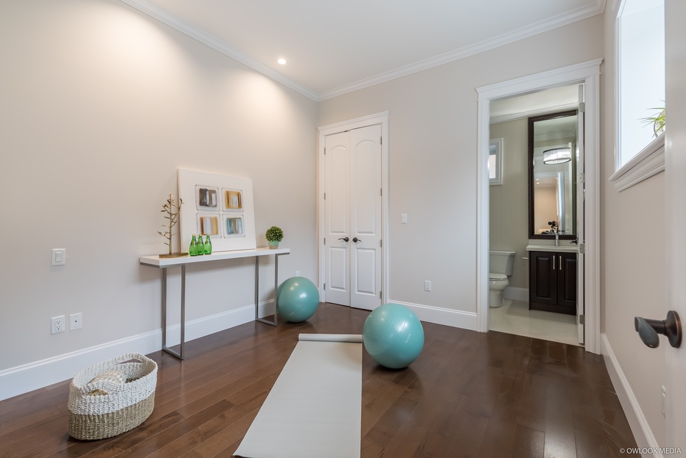 3885 W Broadway, Vancouver West 27