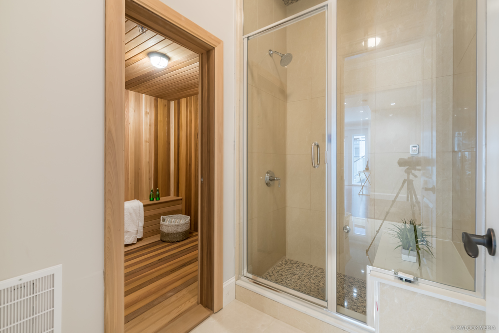 3885 W Broadway, Vancouver West 33