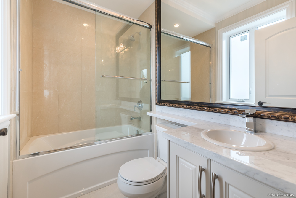 3885 W Broadway, Vancouver West 5