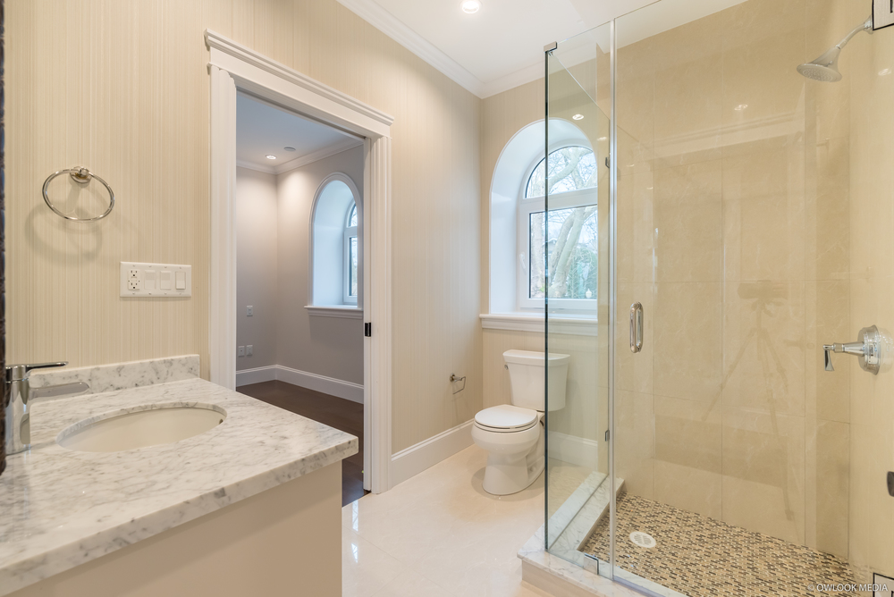 3885 W Broadway, Vancouver West 8