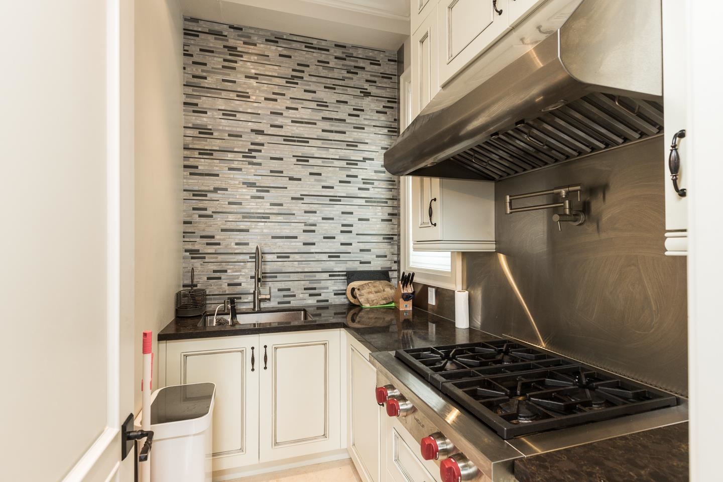 4639 SIMPSON AVENUE, VANCOUVER 14
