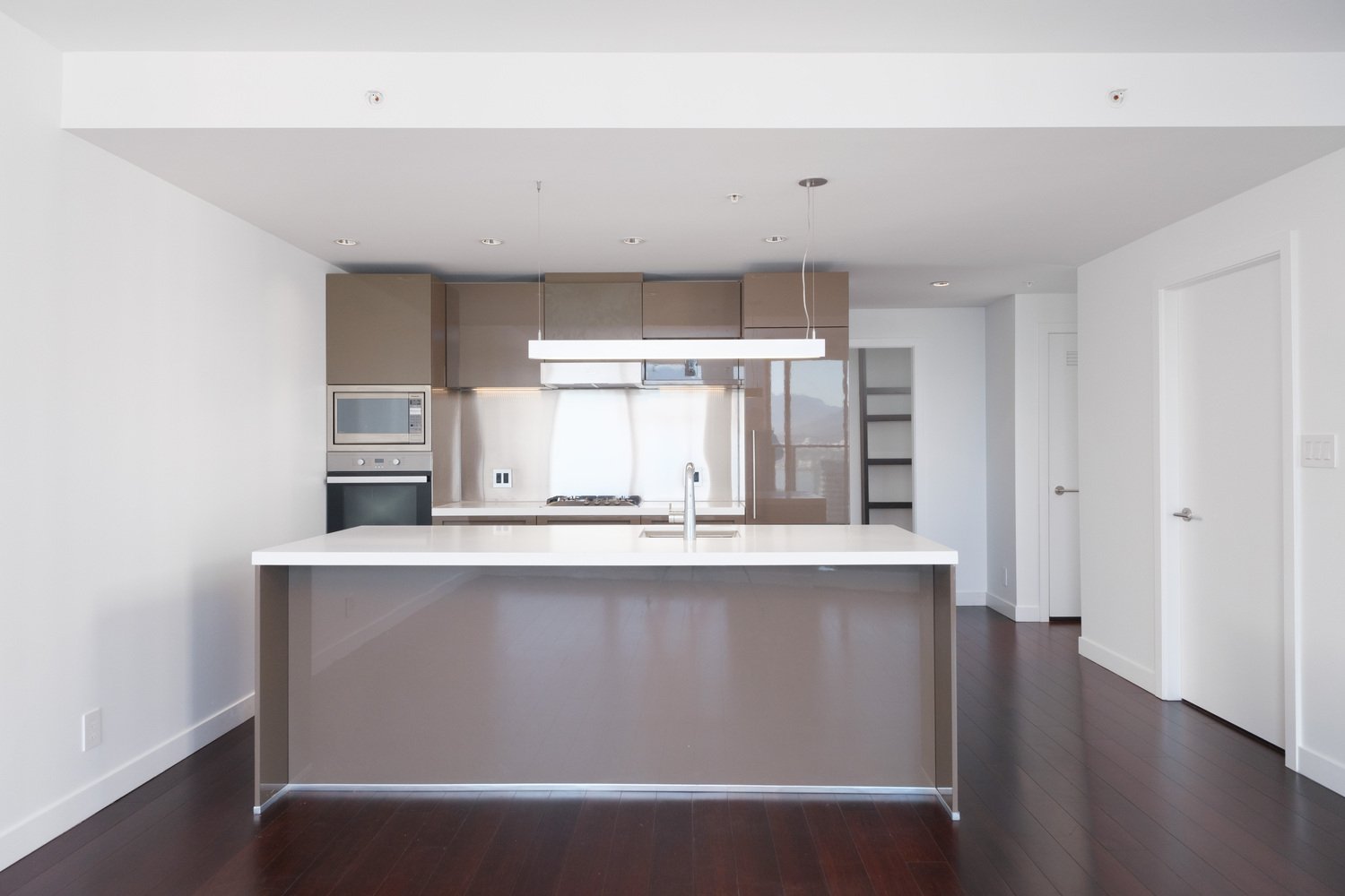 4506 777 Richards Street, Vancouver, V6B 0M6 3