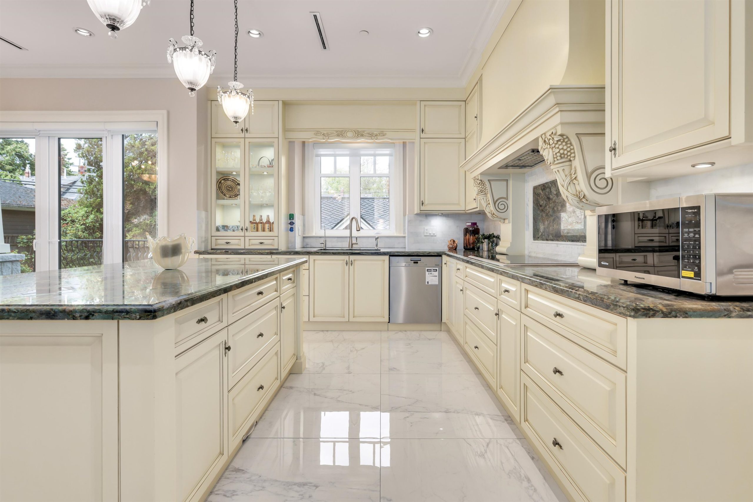 1335 W 26TH AVENUE, Vancouver 10
