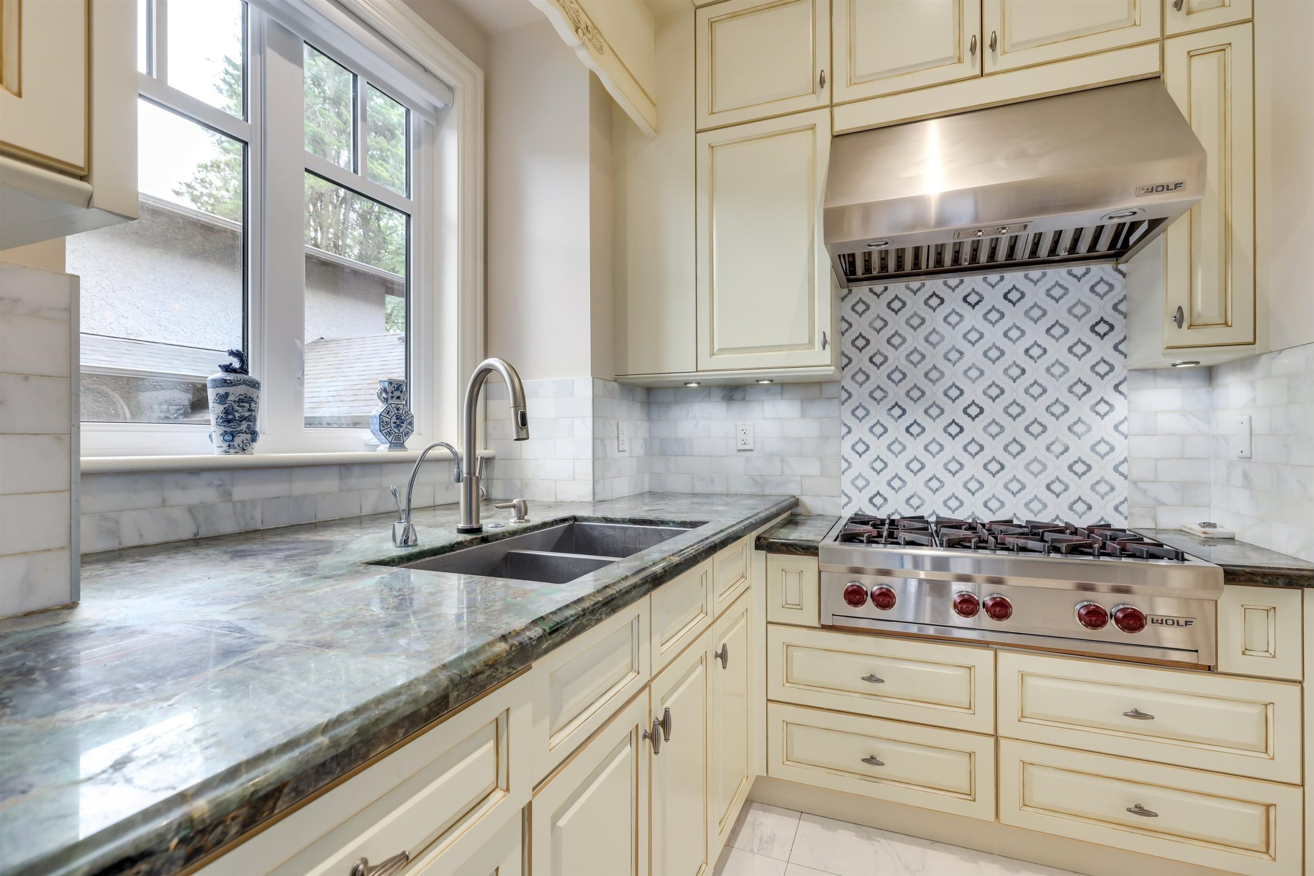 1335 W 26TH AVENUE, Vancouver 11