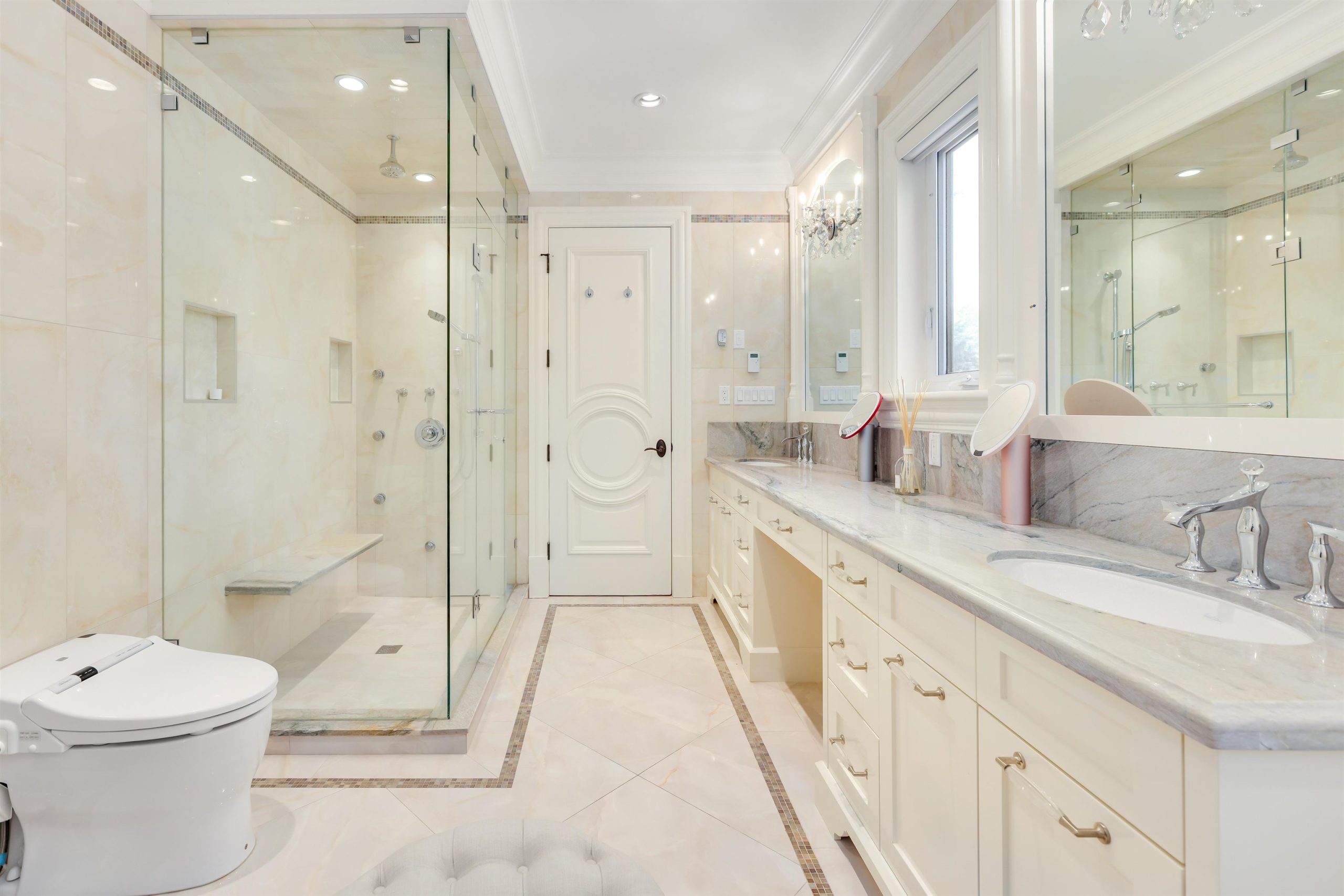 1335 W 26TH AVENUE, Vancouver 15