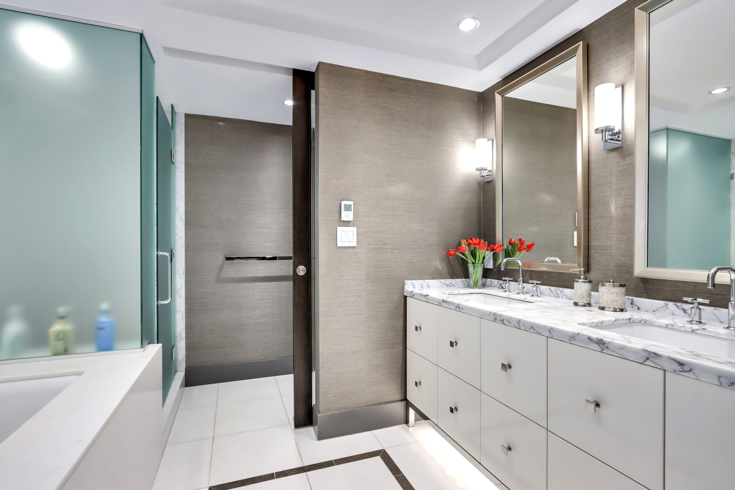 2502 667 Howe Street, Vancouver 16