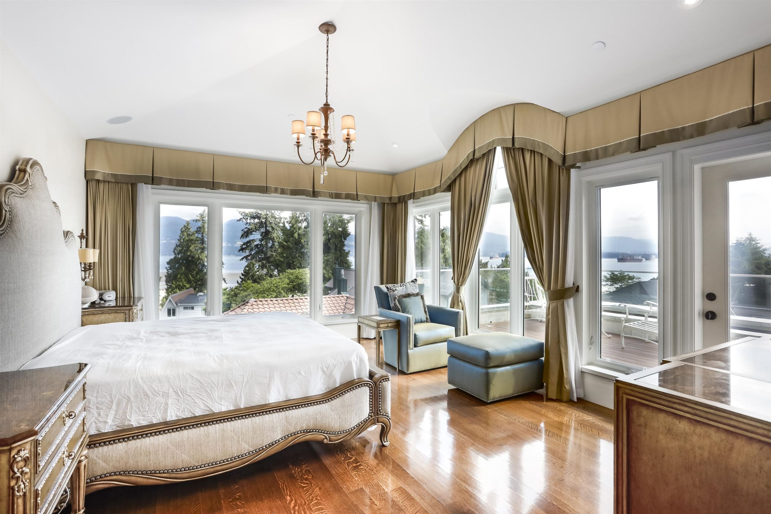 4651 Simpson Avenue, Vancouver 13