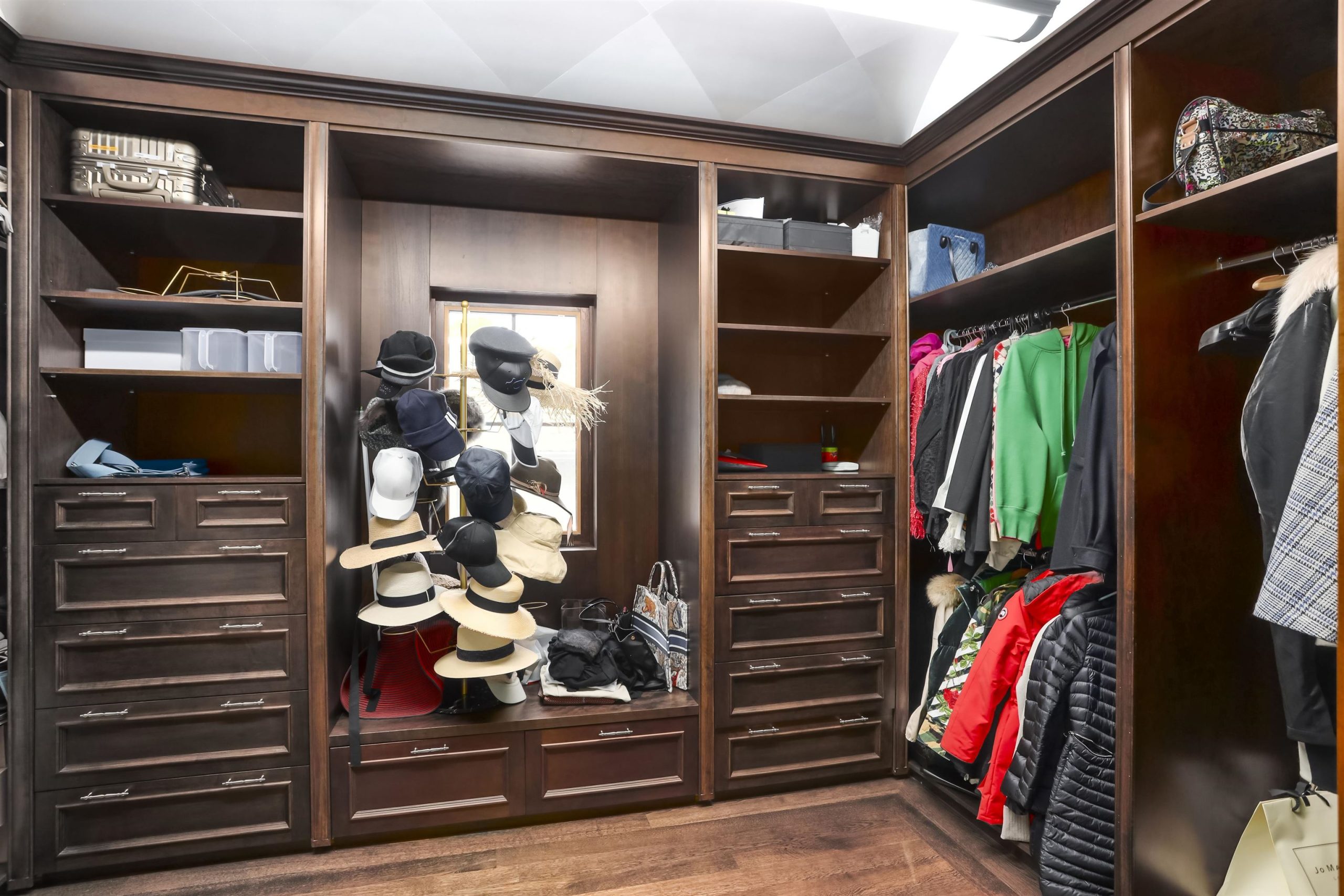4651 Simpson Avenue, Vancouver 15