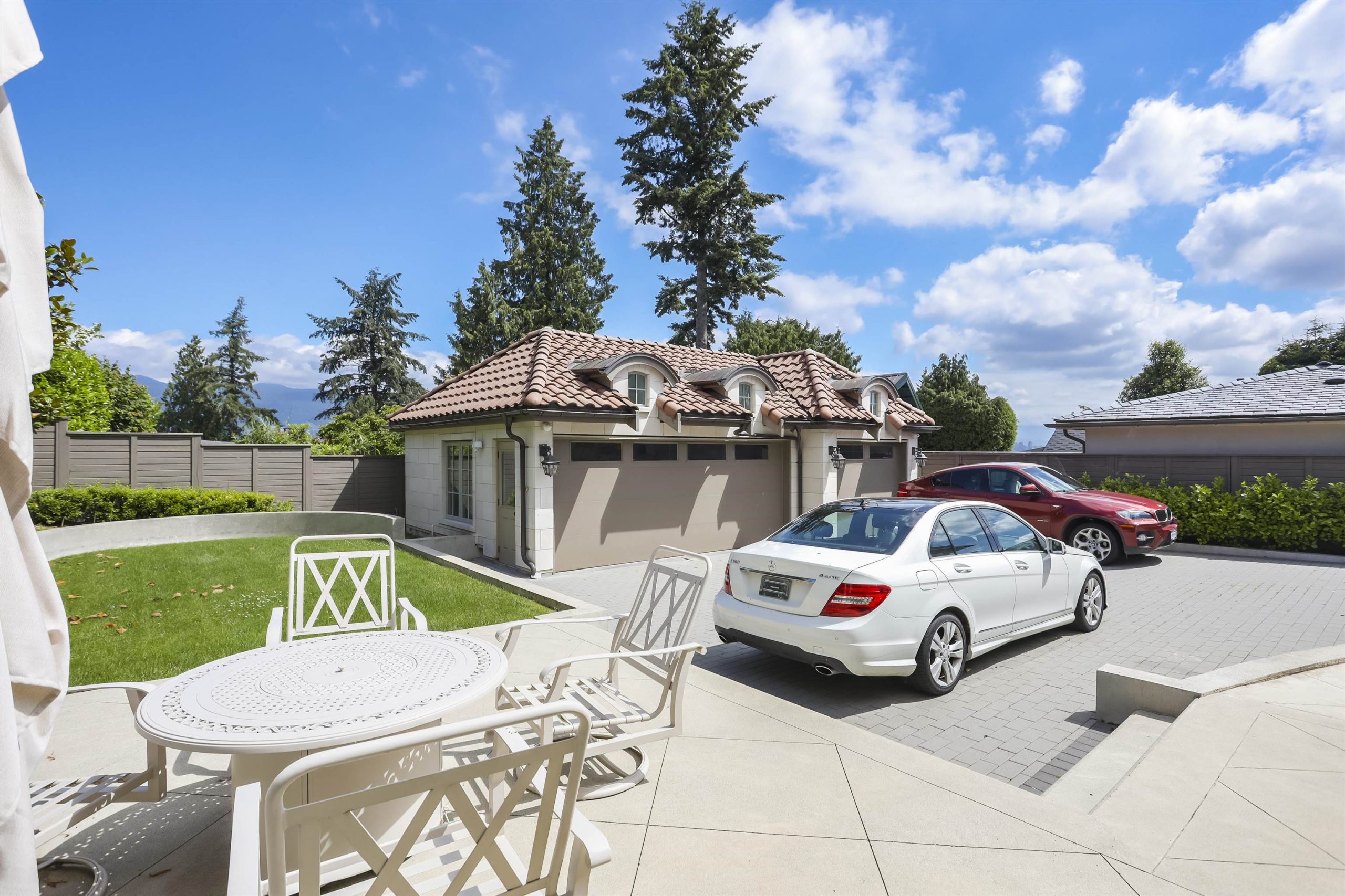 4651 Simpson Avenue, Vancouver 26