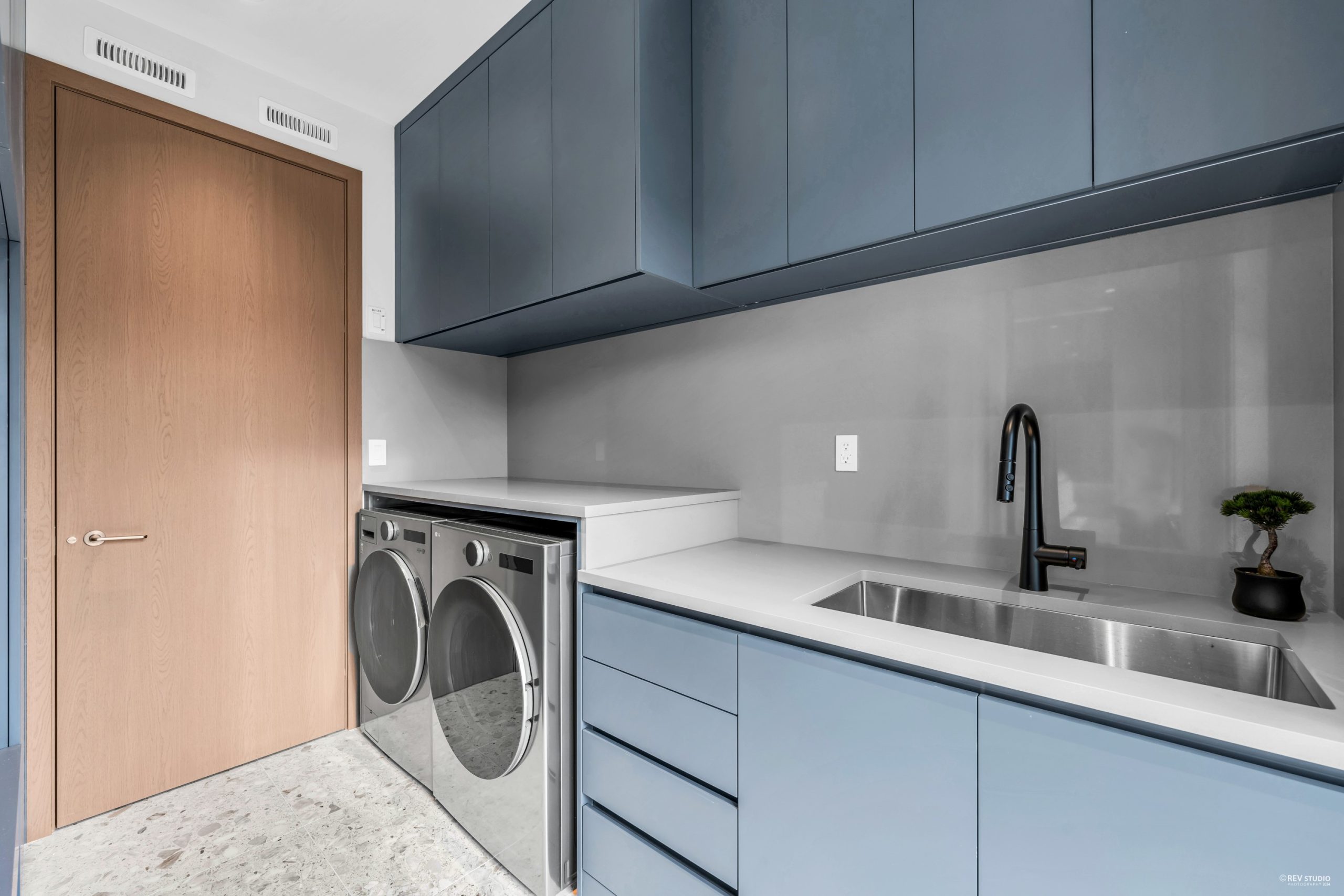 3852 W 50TH AVENUE, VANCOUVER 19