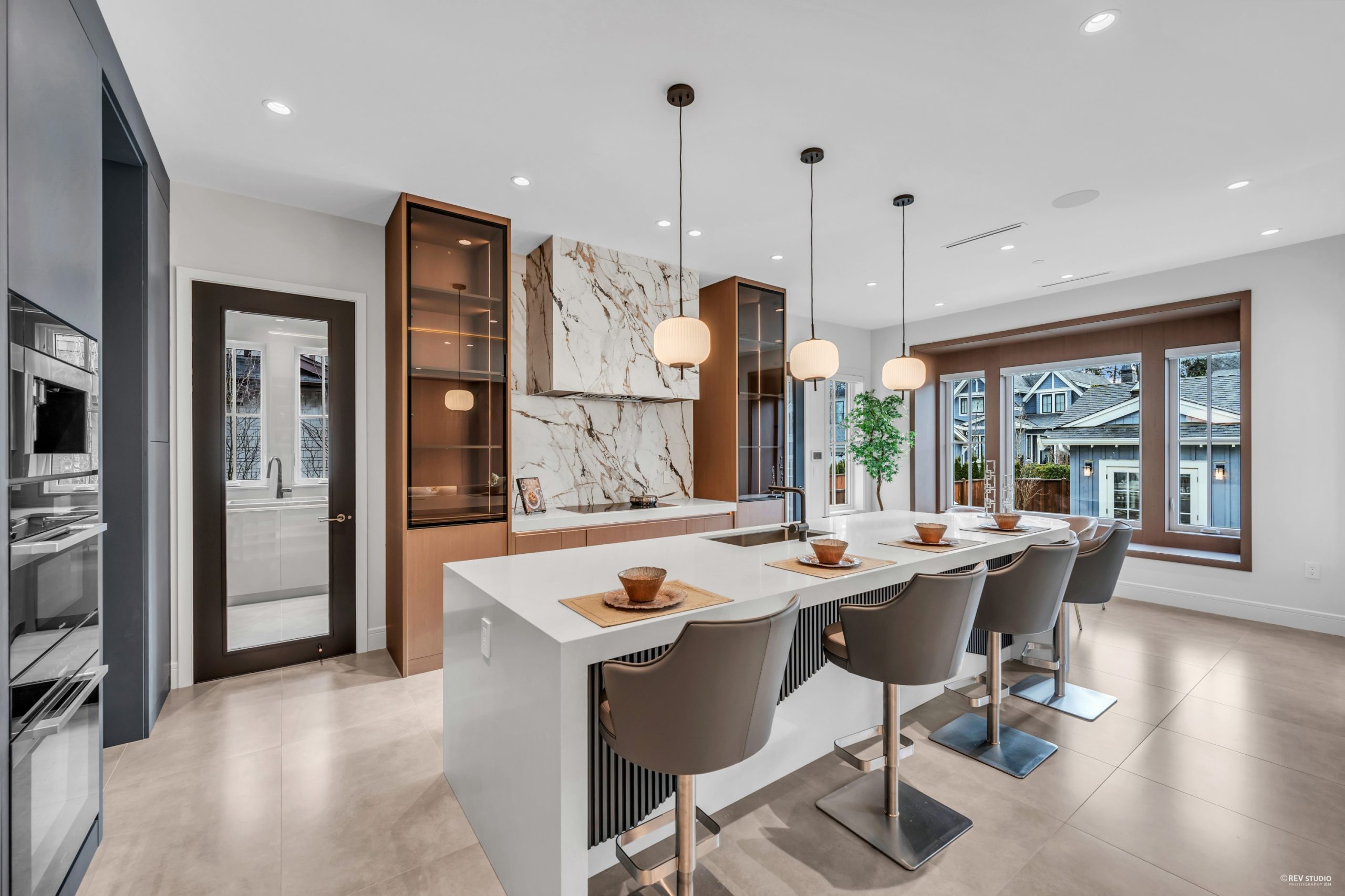 3852 W 50TH AVENUE, VANCOUVER 8