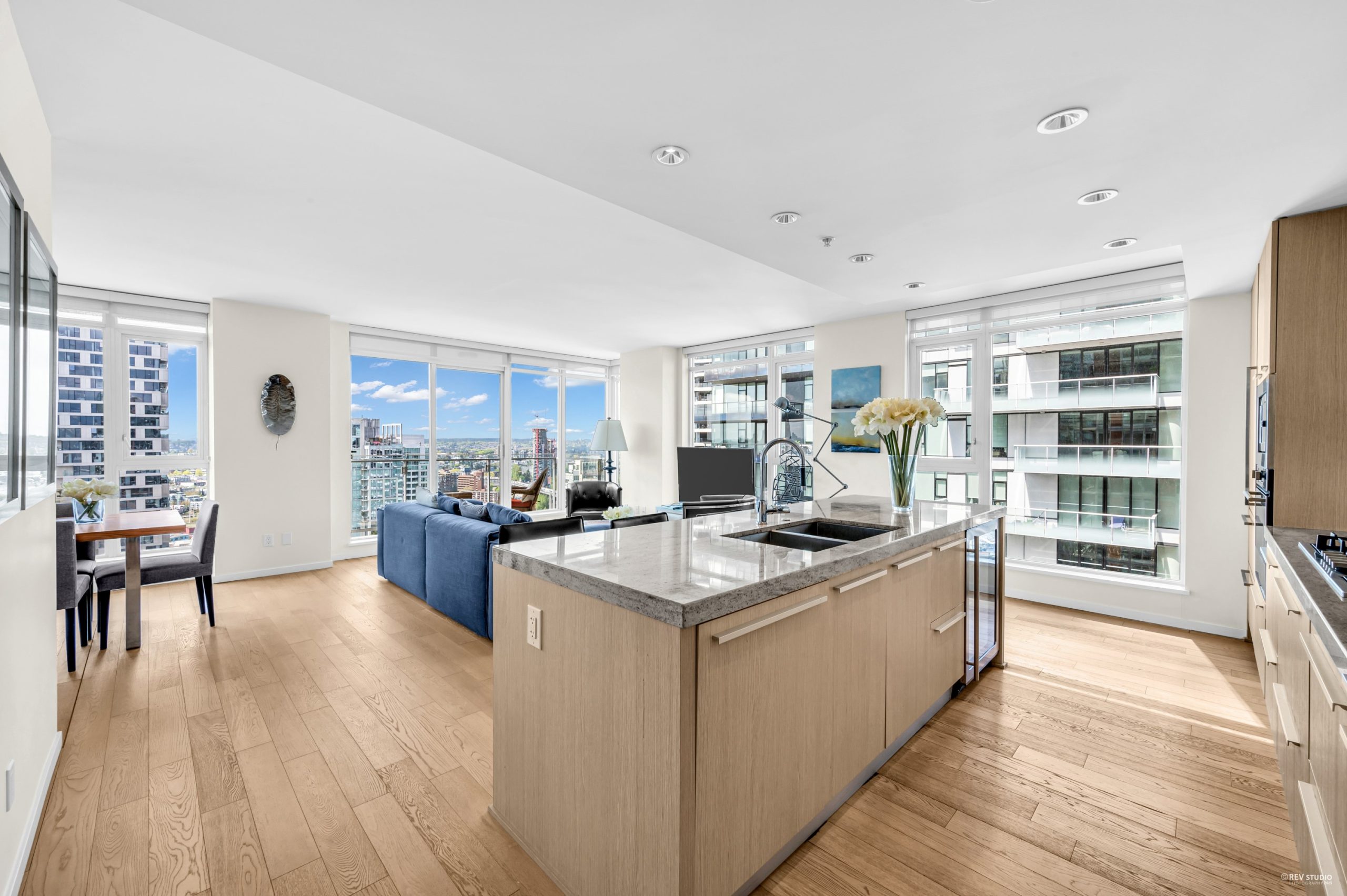3005 1351 CONTINENTAL STREET 7