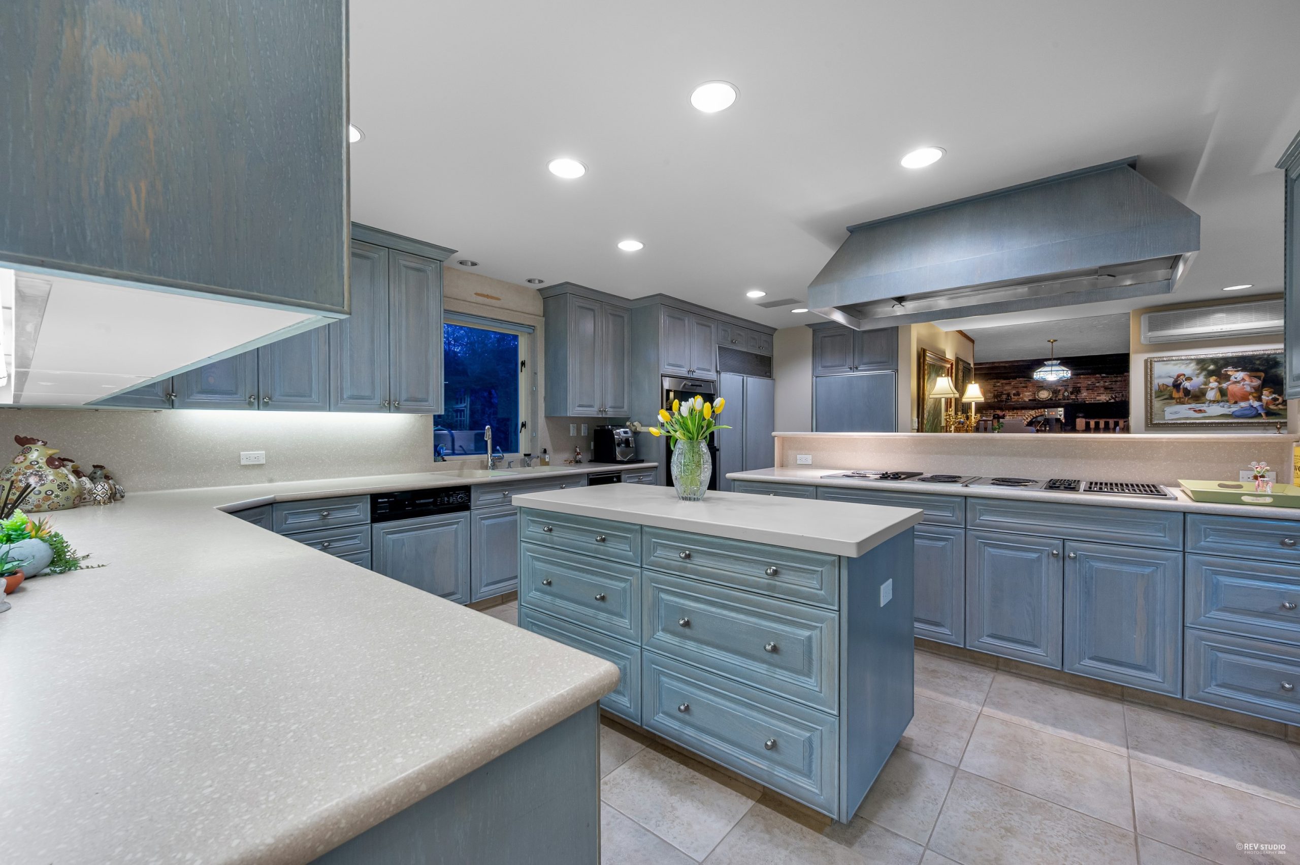 3380 THE CRESCENT, VANCOUVER 8